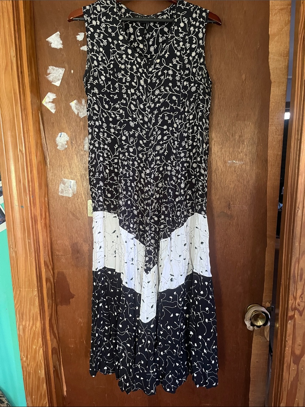 Vintage 90s Black & White Floral Chevron Maxi Skirt - Sleeveless Rayon Medium